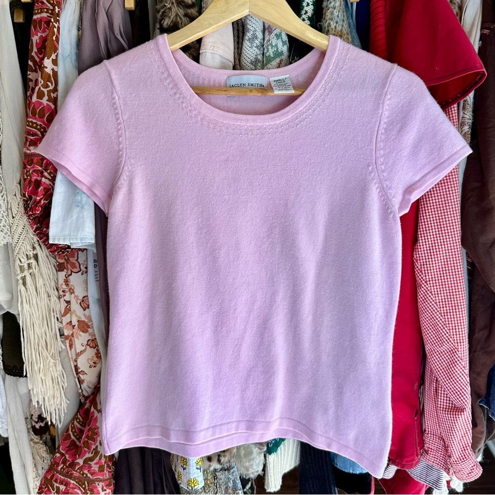 Jaclyn Smith Lilac Short Sleeve Knit Sweater – Embellished Neckline (Small)